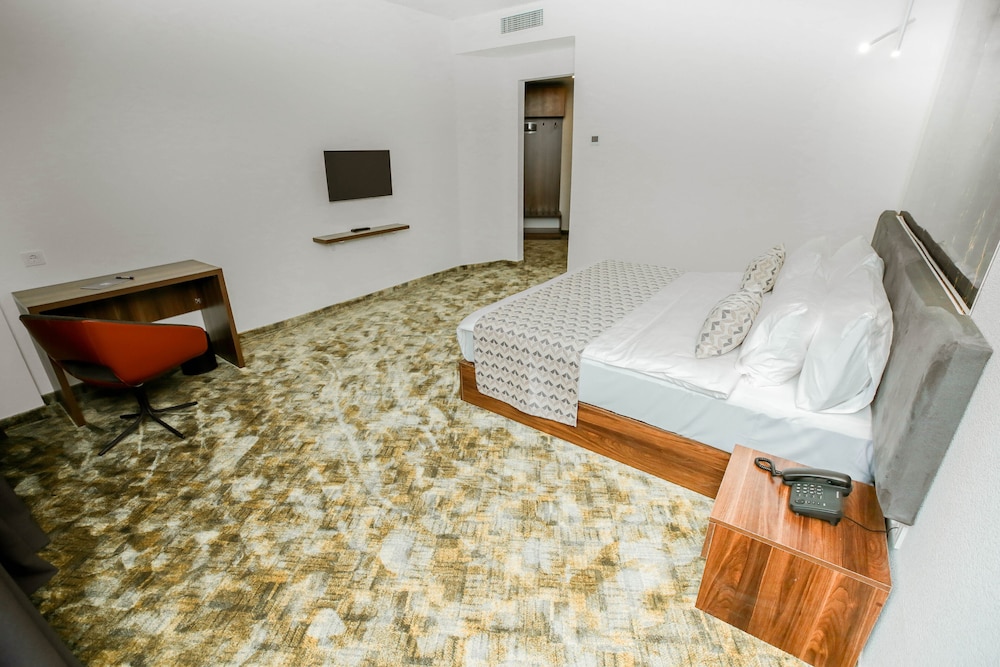 غرفة اقتصادية بسريرين منفصلين، Kutaisi Inn 2/4