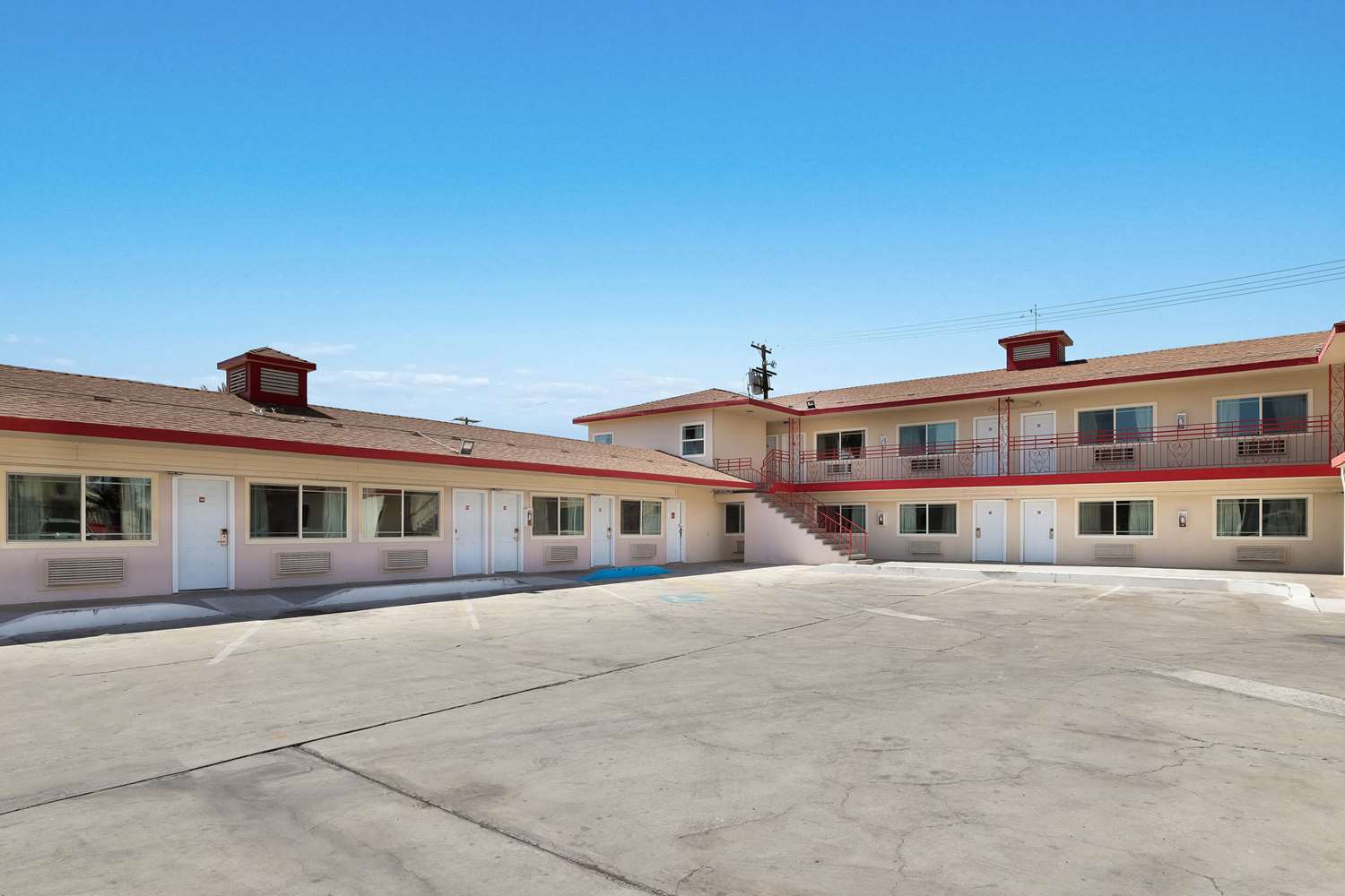 Econo Lodge Needles 8/26