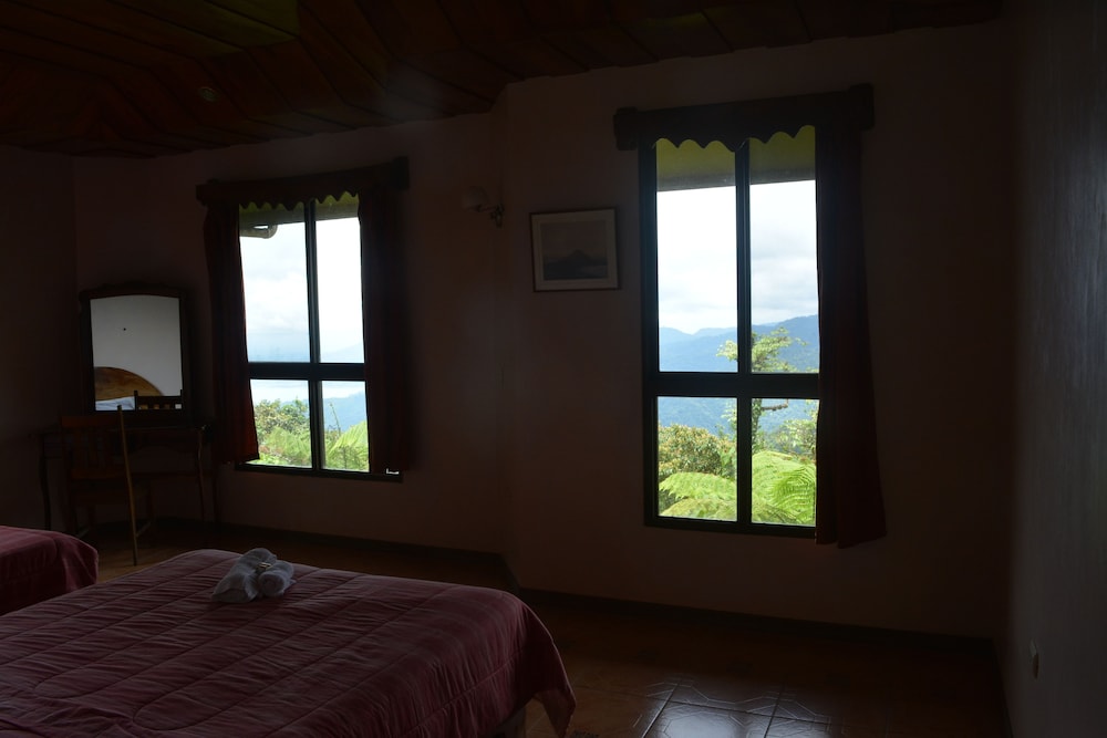 Vista Verde Lodge 8/50