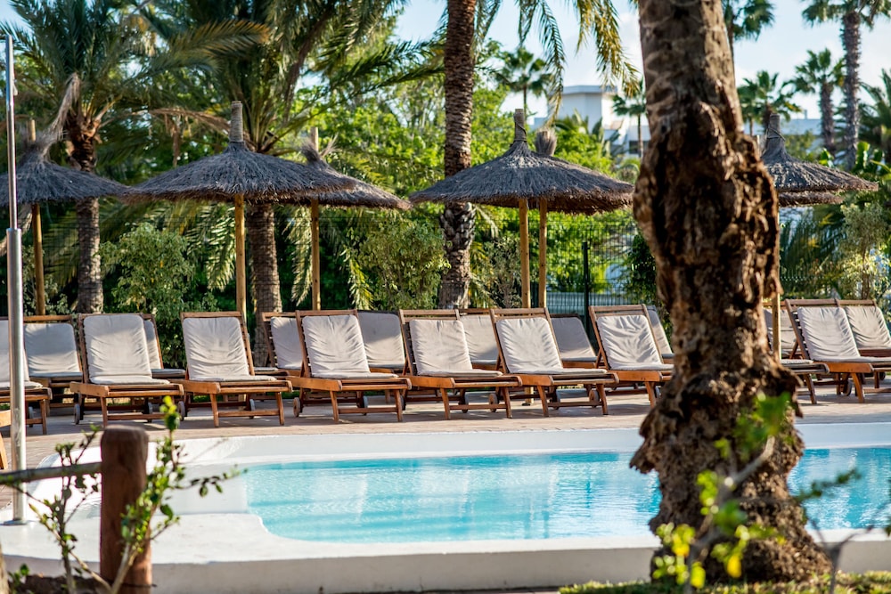 HL Miraflor Suites Hotel 35/44