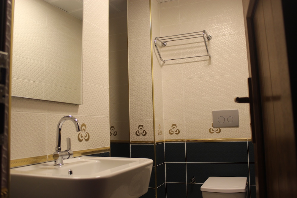 Nur Hotel 25/33