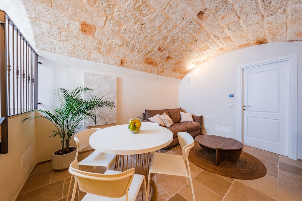 Palazzo Clemente 17/50