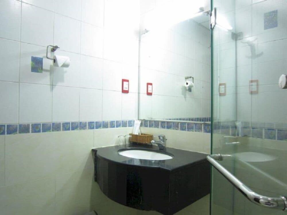 DELUXE, TWIN BEDS