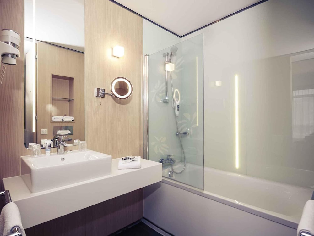Mercure Valenciennes Centre 73/75