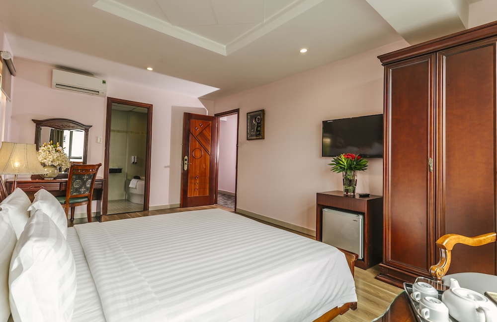 Kin Hotel Thai Van Lung 12/50