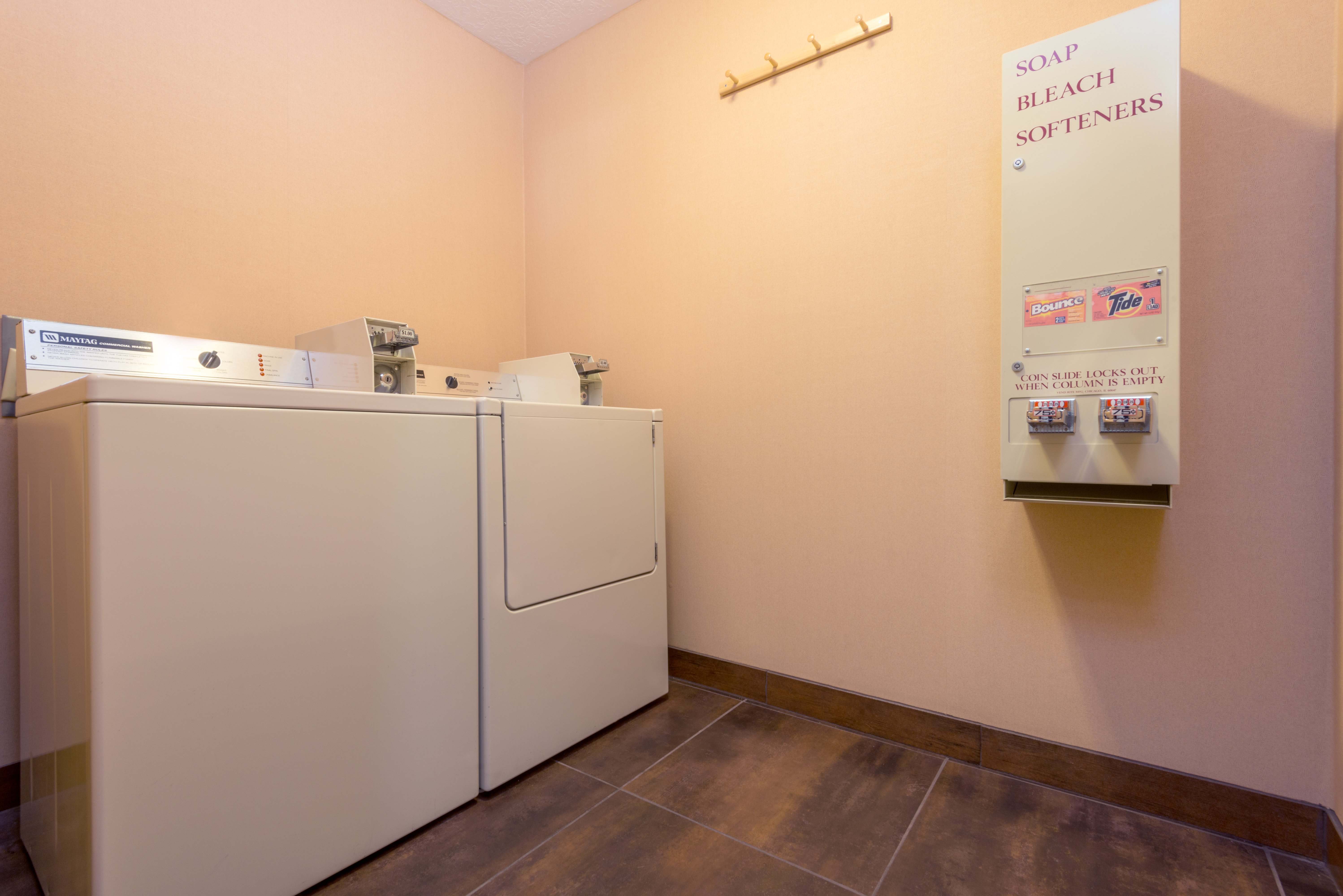 Holiday Inn Express Hotel Suites Raton 4/40