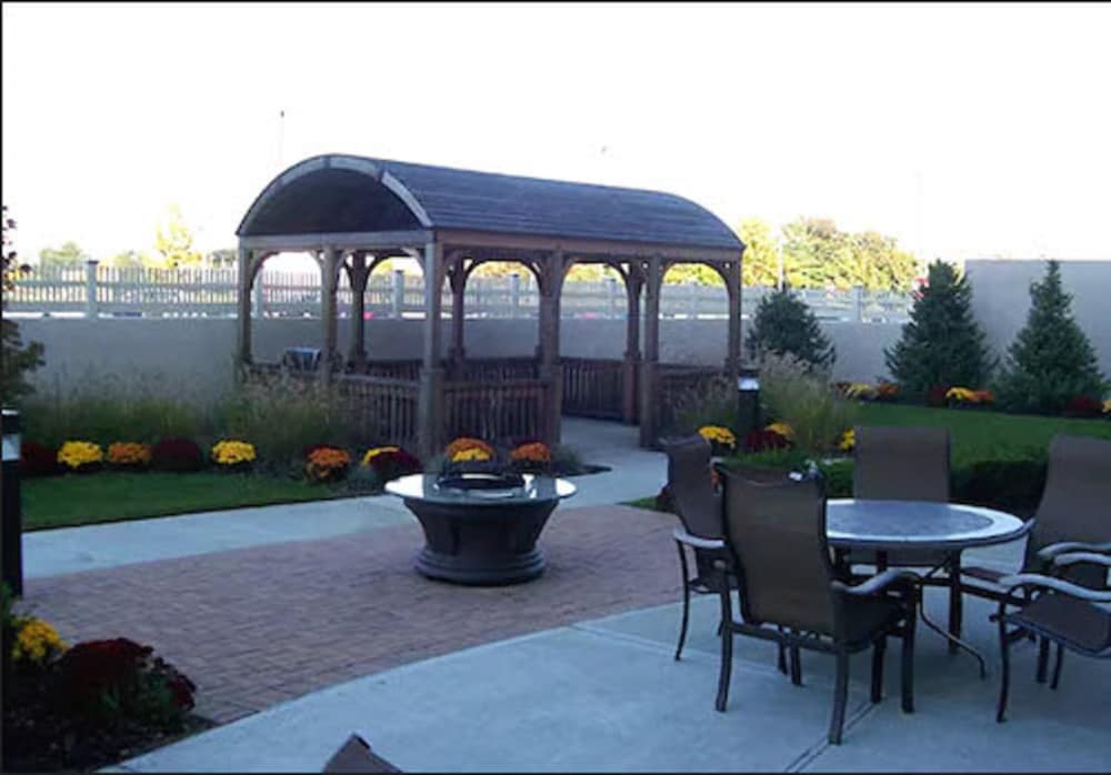 Courtyard By Marriott Republic Aprt Long Island Farmingdale 51/71
