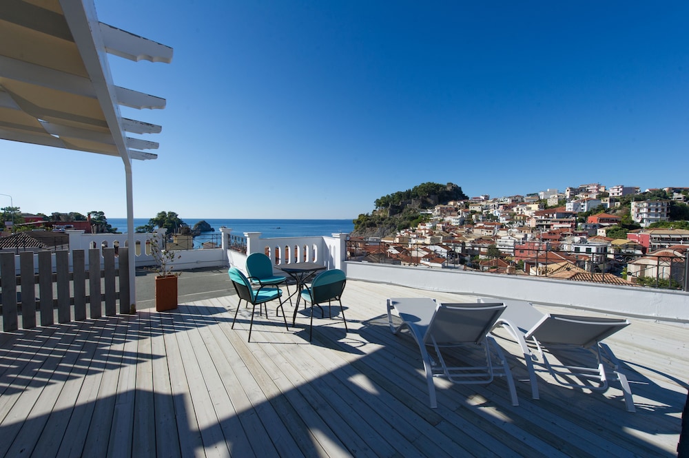 SAN NECTARIOS HOTEL 40/50