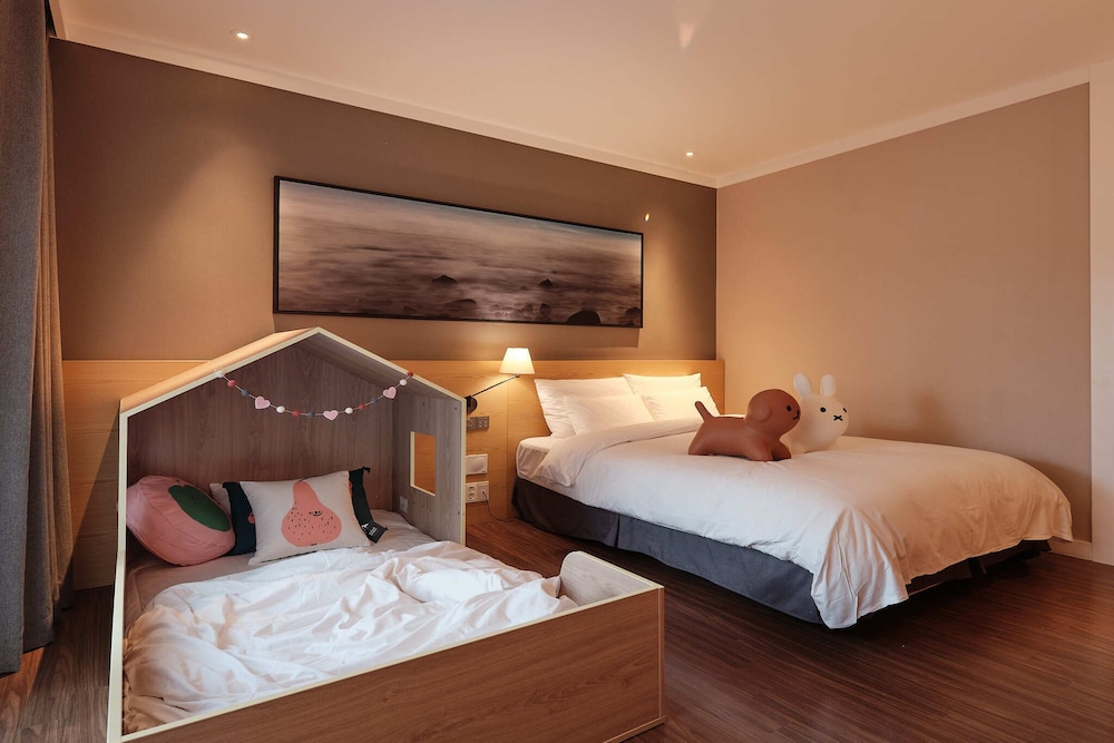 Kids, 1 Double and 1 Single Bed, Terrace