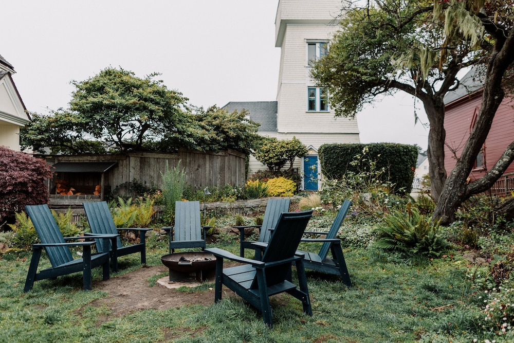 MacCallum House Inn 11/25