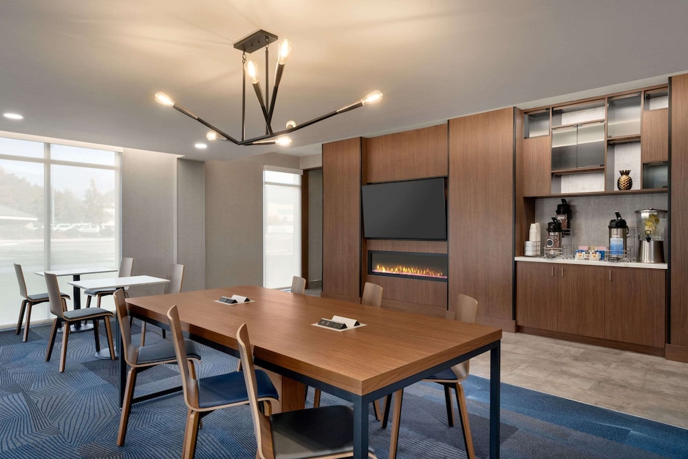 La Quinta Inn And Suites By Wyndham Springfield 42/46