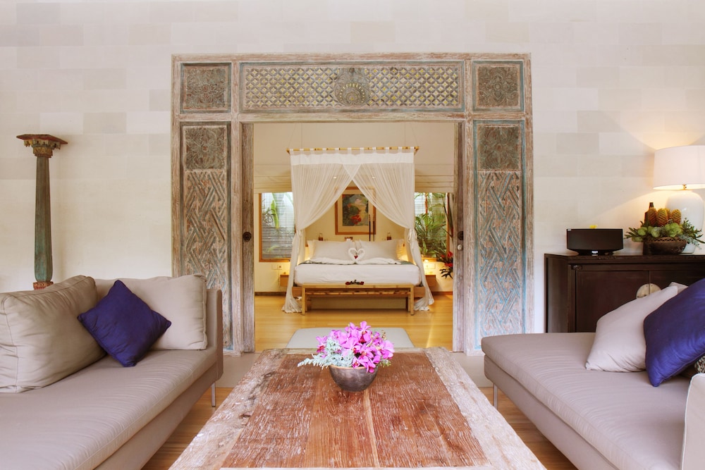 Villa Bali Asri Batubelig 25/50