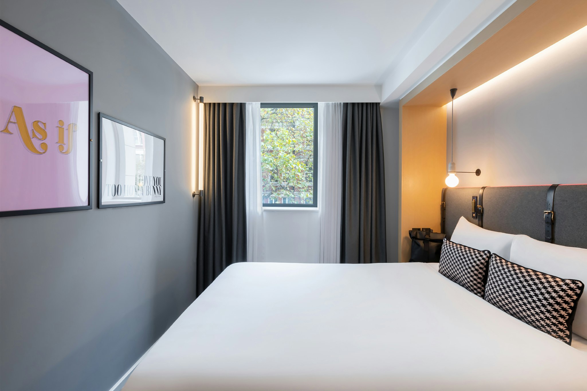 DELUXE, DOUBLE BED