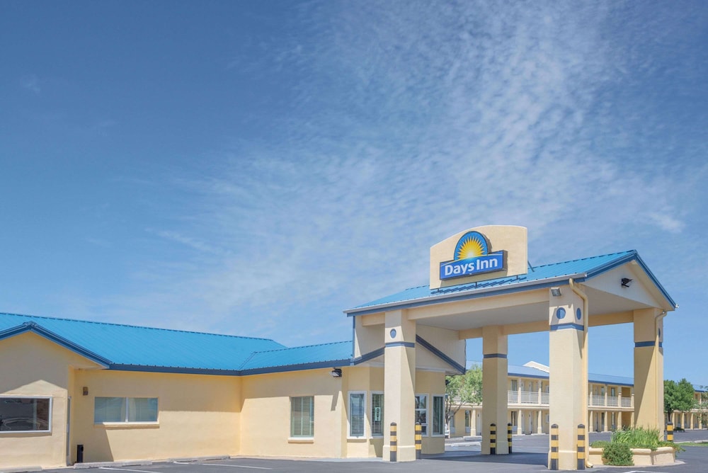 Days Inn by Wyndham Deming 3/24