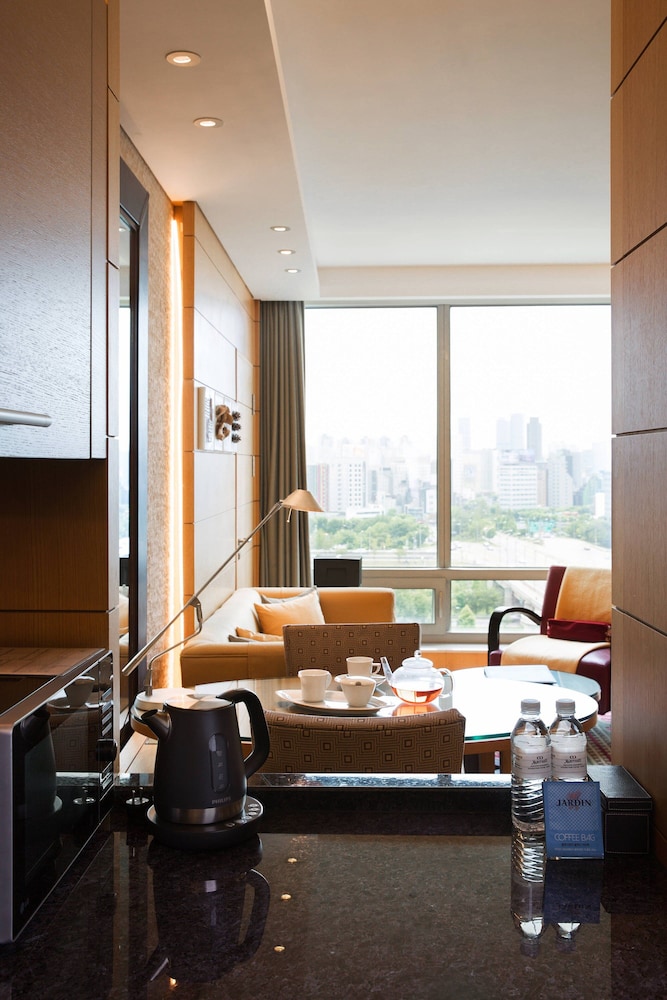 Yeouido Park Centre Seoul Marriott Executive Apartments 33/34