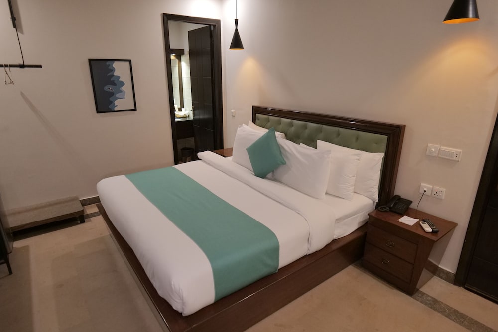 Xefan Hotel and Suites 24/59