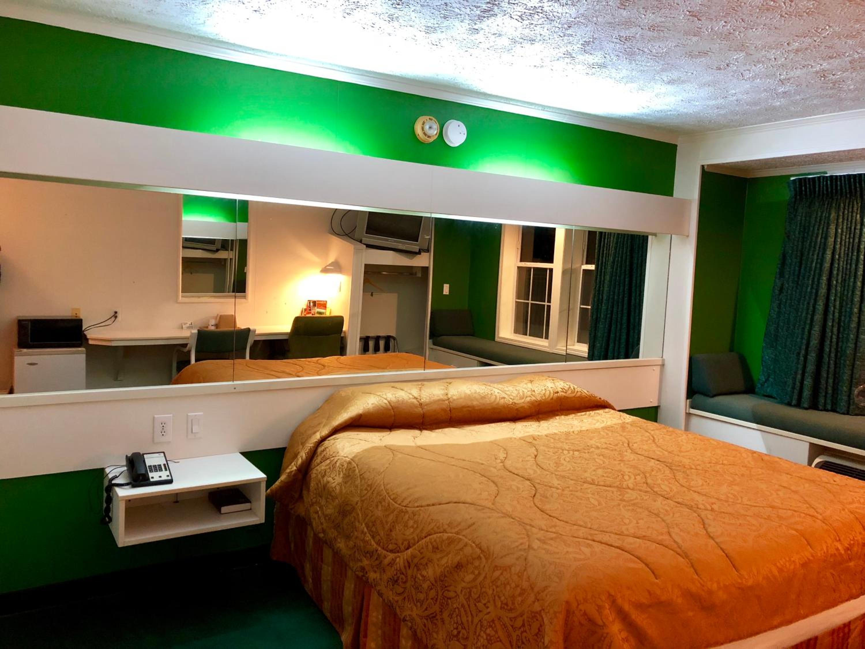 Holiday Lodge 20/30