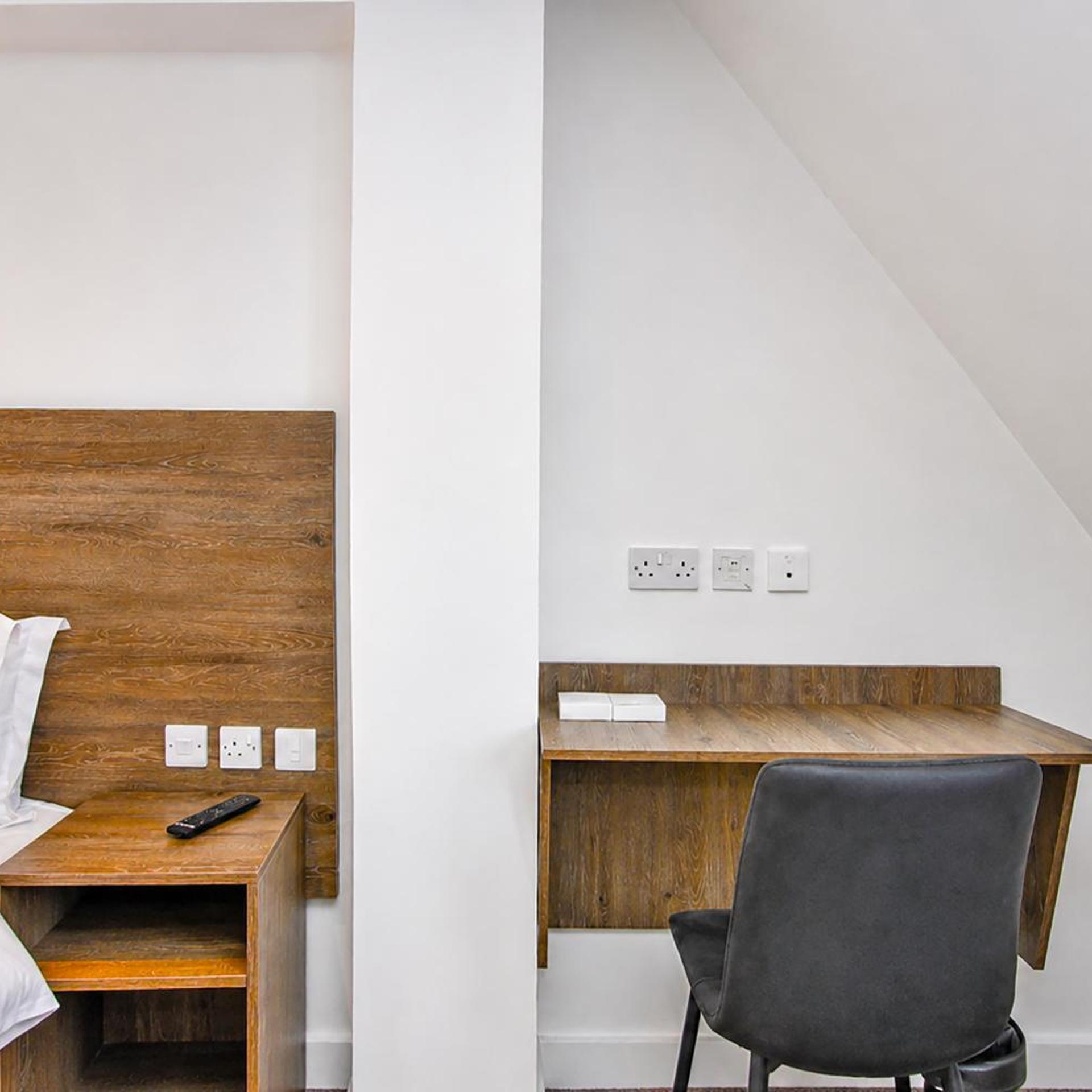 OYO The Manor Park Hotel 44/55
