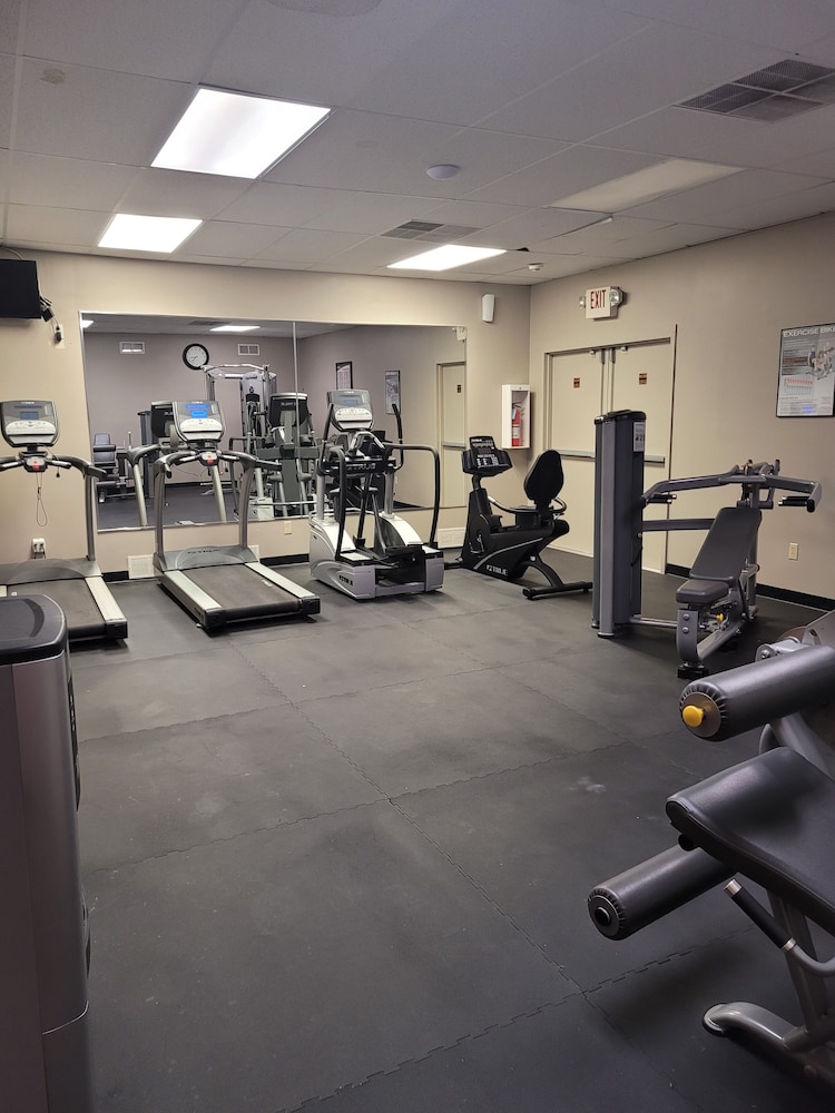 SureStay Plus Hotel by Best Western McGuire AFB Jackson 21/40