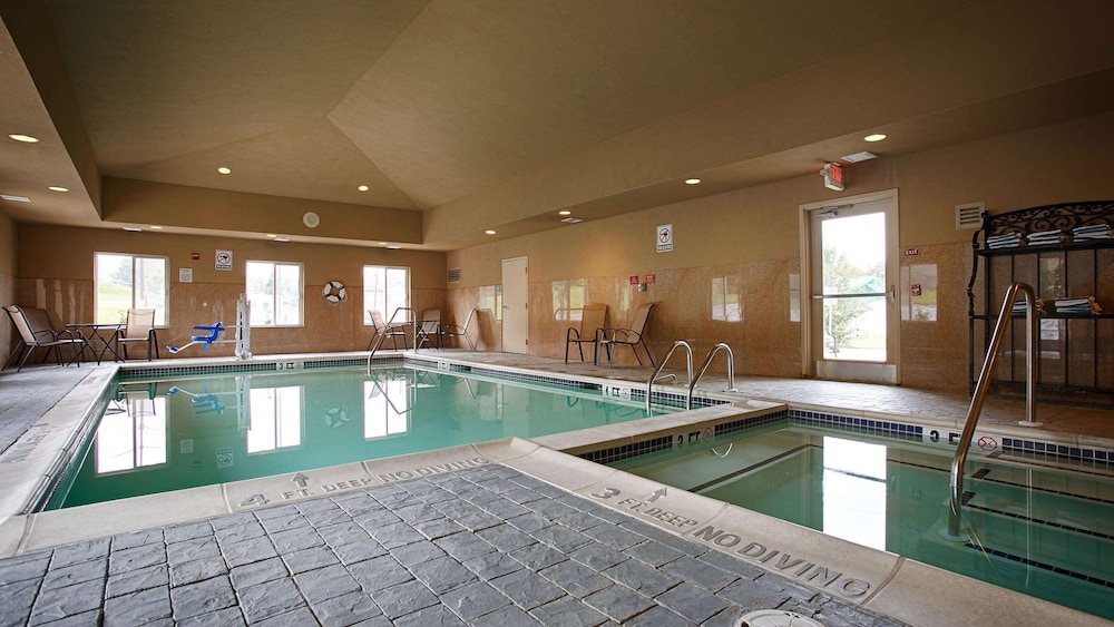 Best Western Plus New Cumberland Inn & Suites 18/35