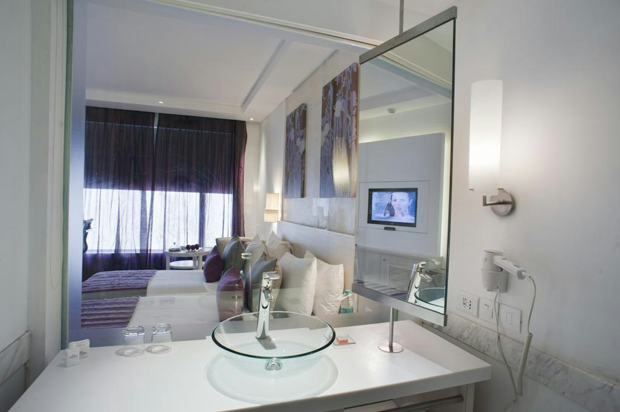 THE ASHTAN SAROVAR PORTICO 36/37