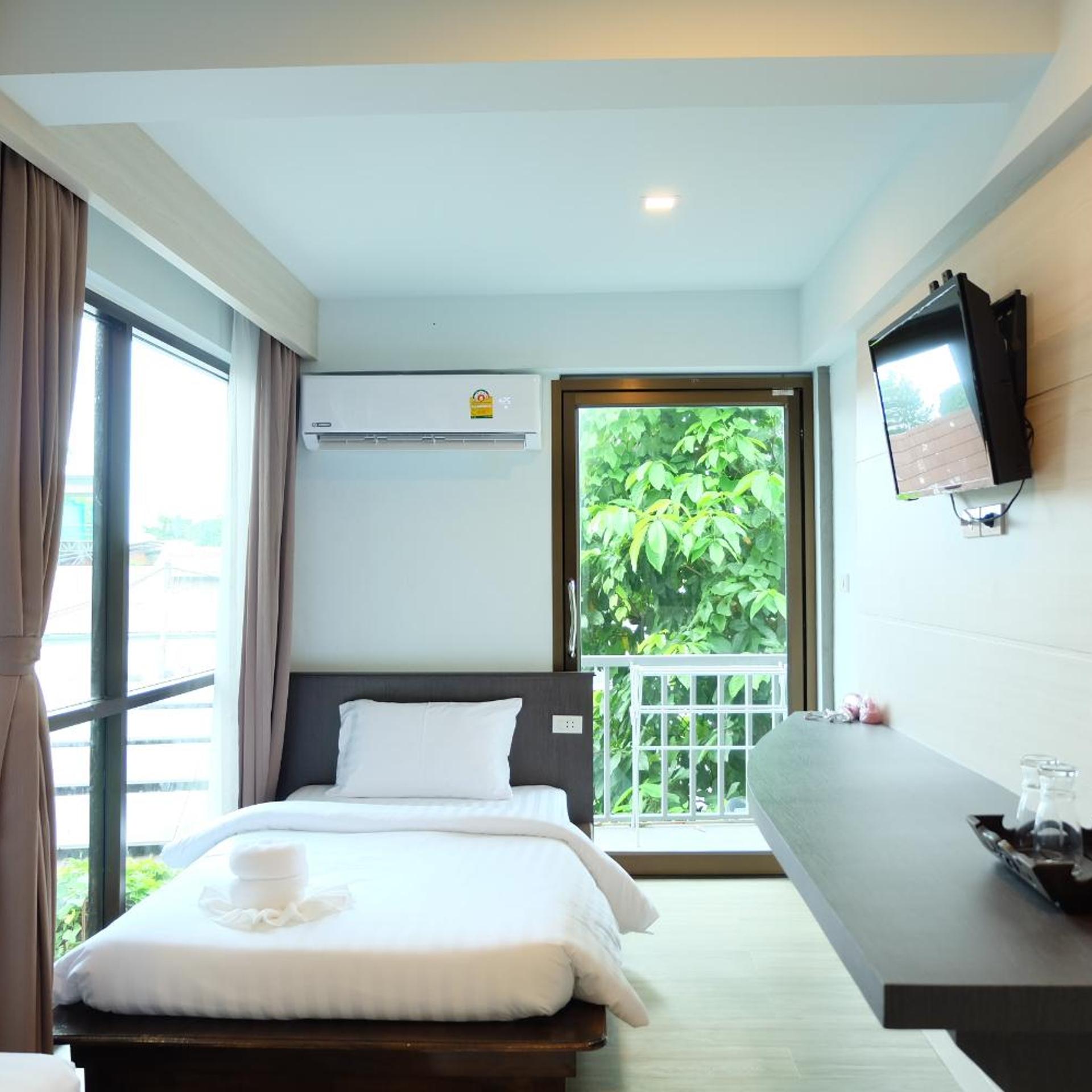 A Plus Deluxe Hotel 14/68