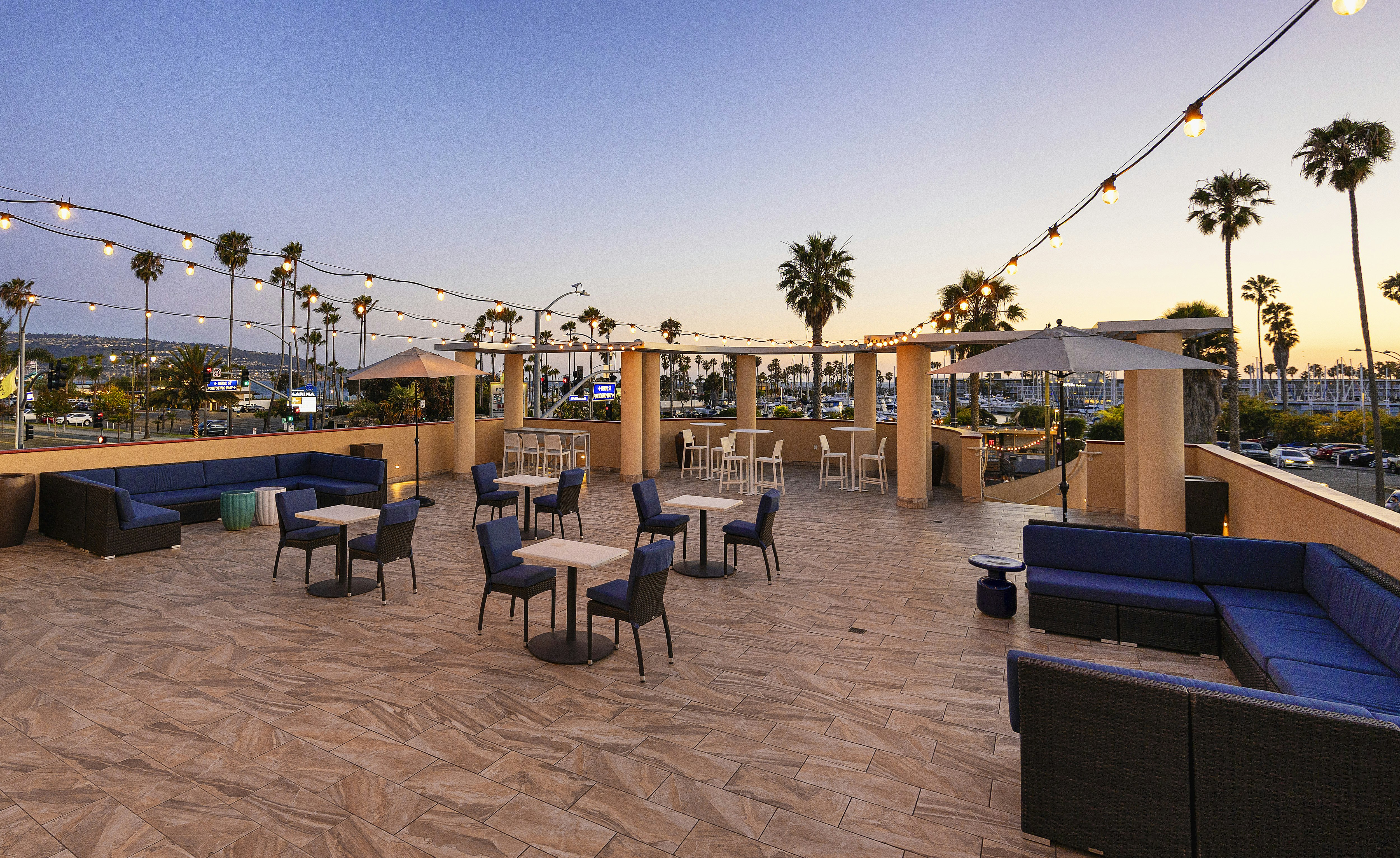 Redondo Beach Hotel Tapestry Collection By Hilton 65/76
