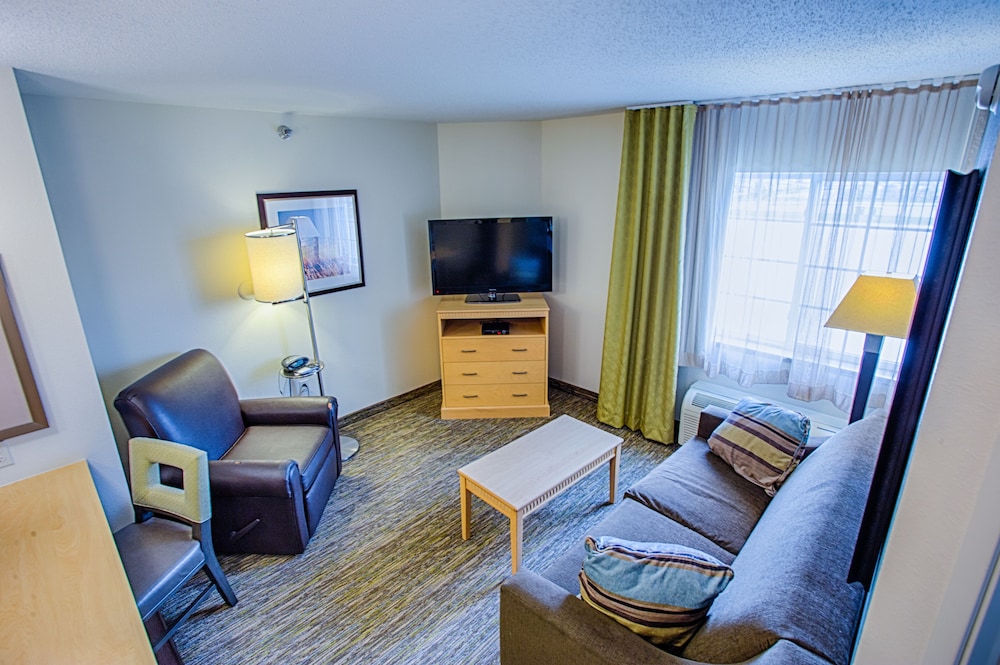 Candlewood Suites Fargo N Dakota State University 31/56