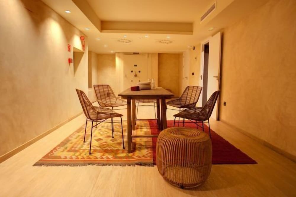 Toc Hostel Madrid 55/68