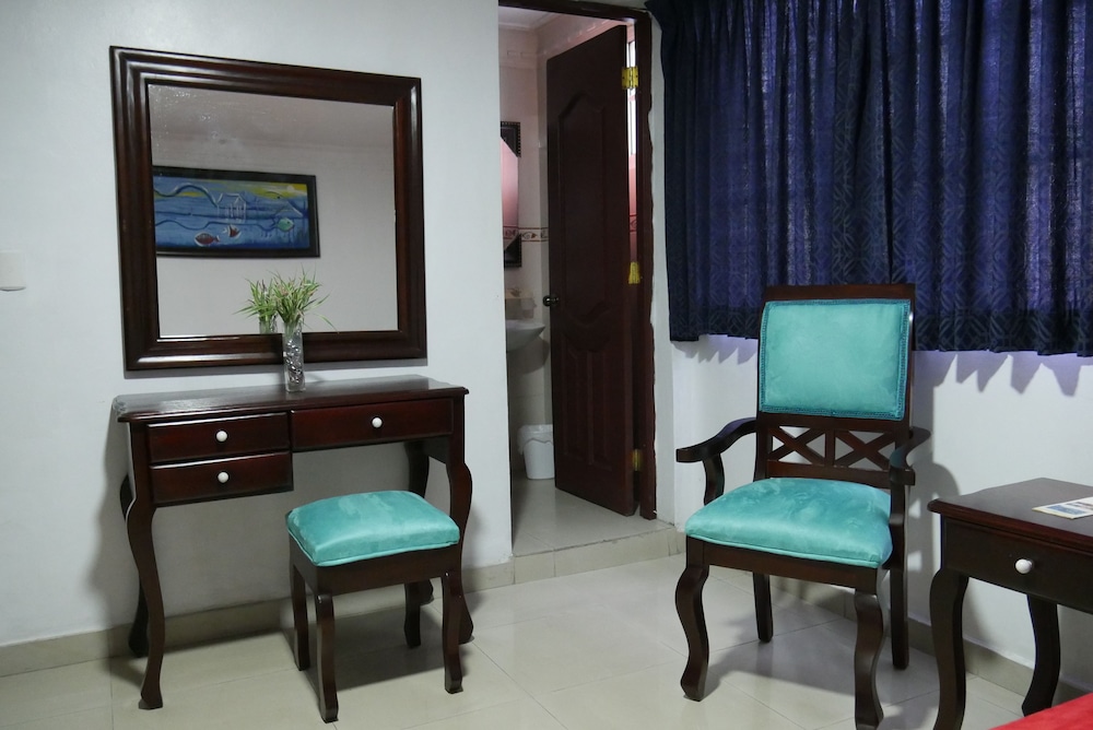 HOTEL LUIS V 36/43