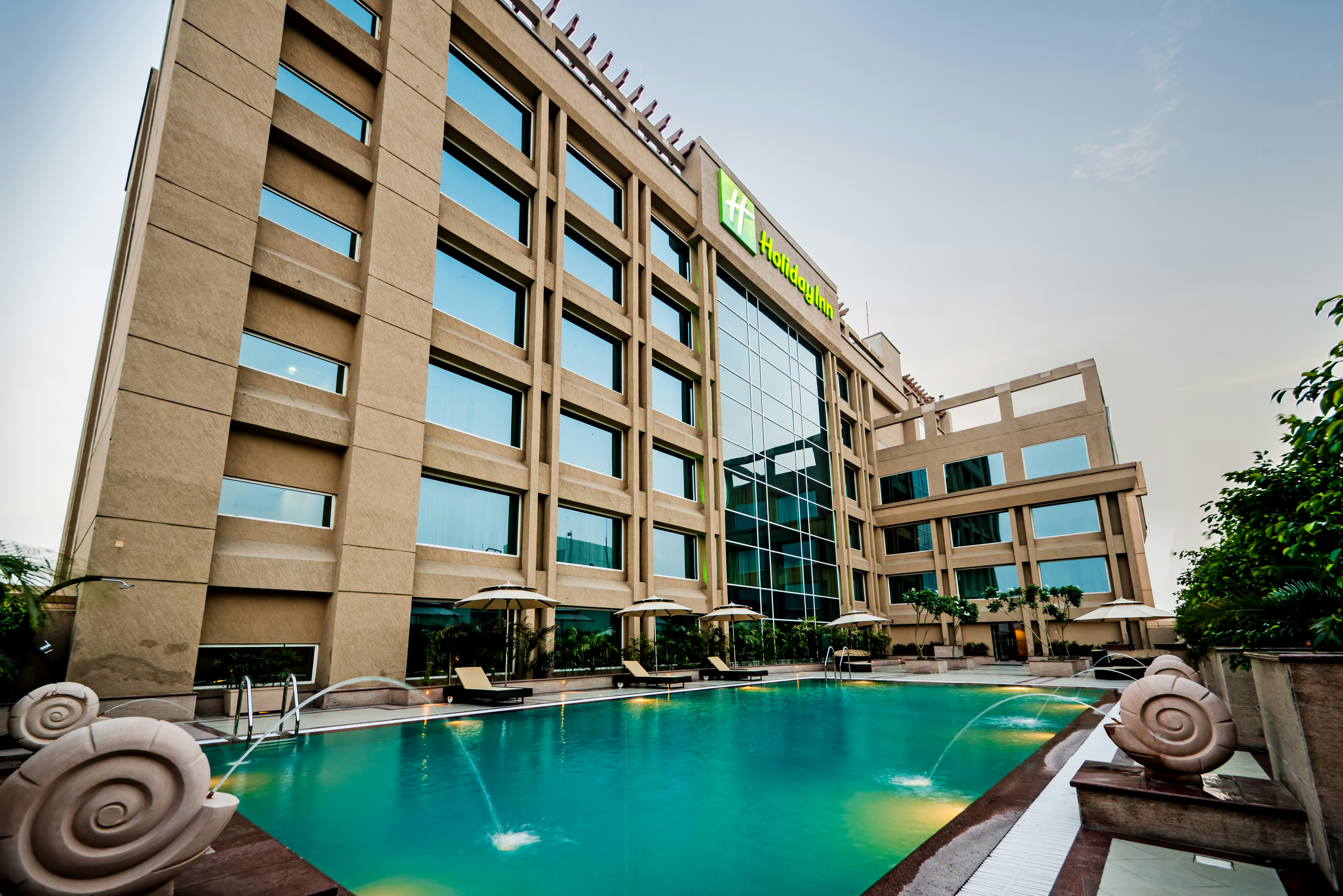 HOLIDAY INN AMRITSAR RANJIT AVENUE 2/44