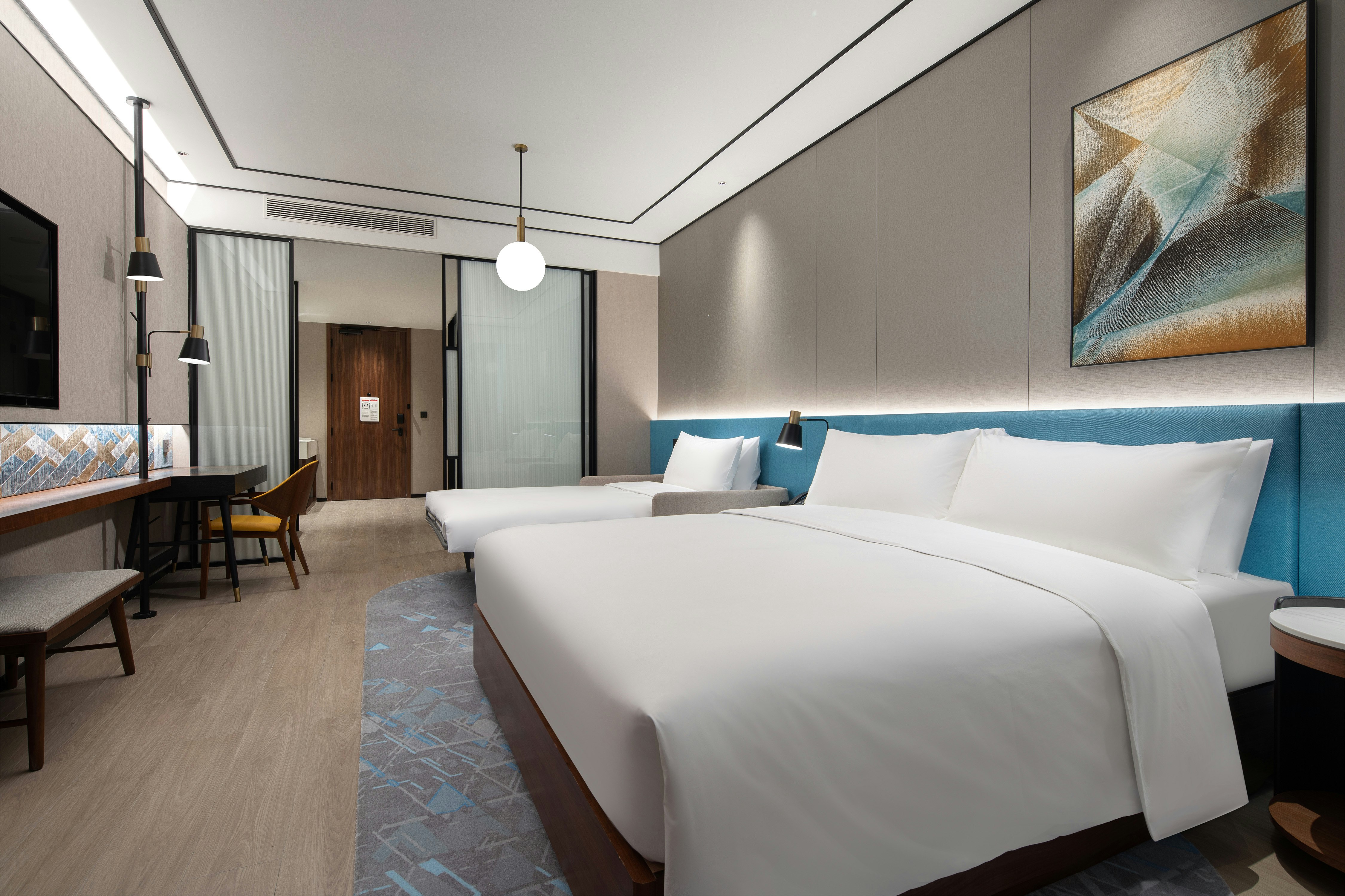 DELUXE, KING BED, SOFA
