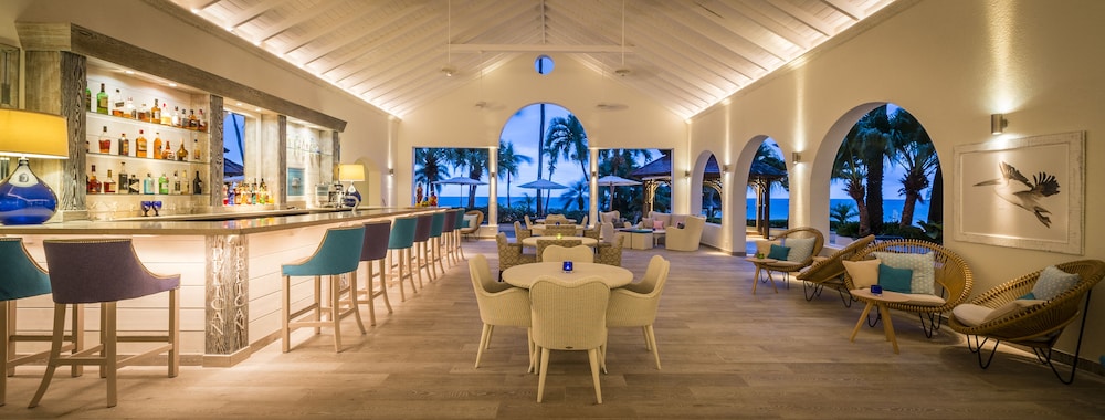 Cove Suites At Blue Waters 28/50