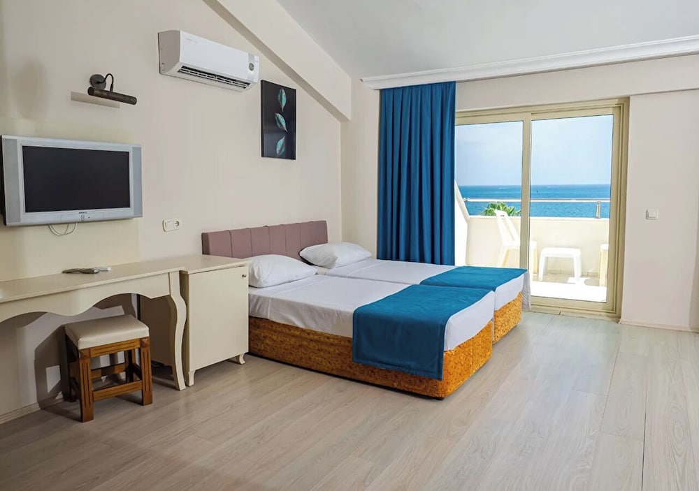 Valeri Beach Hotel 17/50