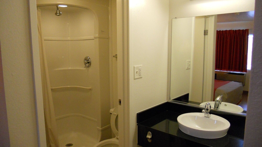 Motel6 Des Moines, IA - North 56/61