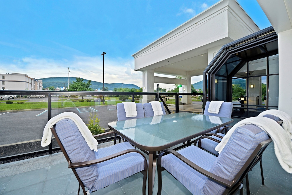 Holiday Inn Express Fishkill-Mid Hudson Valley 45/71