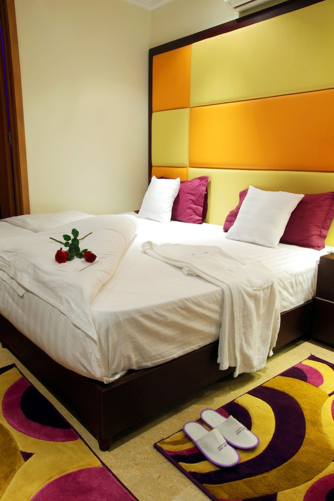 Lavender Home Hotel 10/56