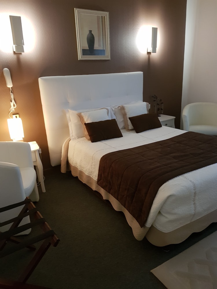 HOTEL CHRISTINA 30/57
