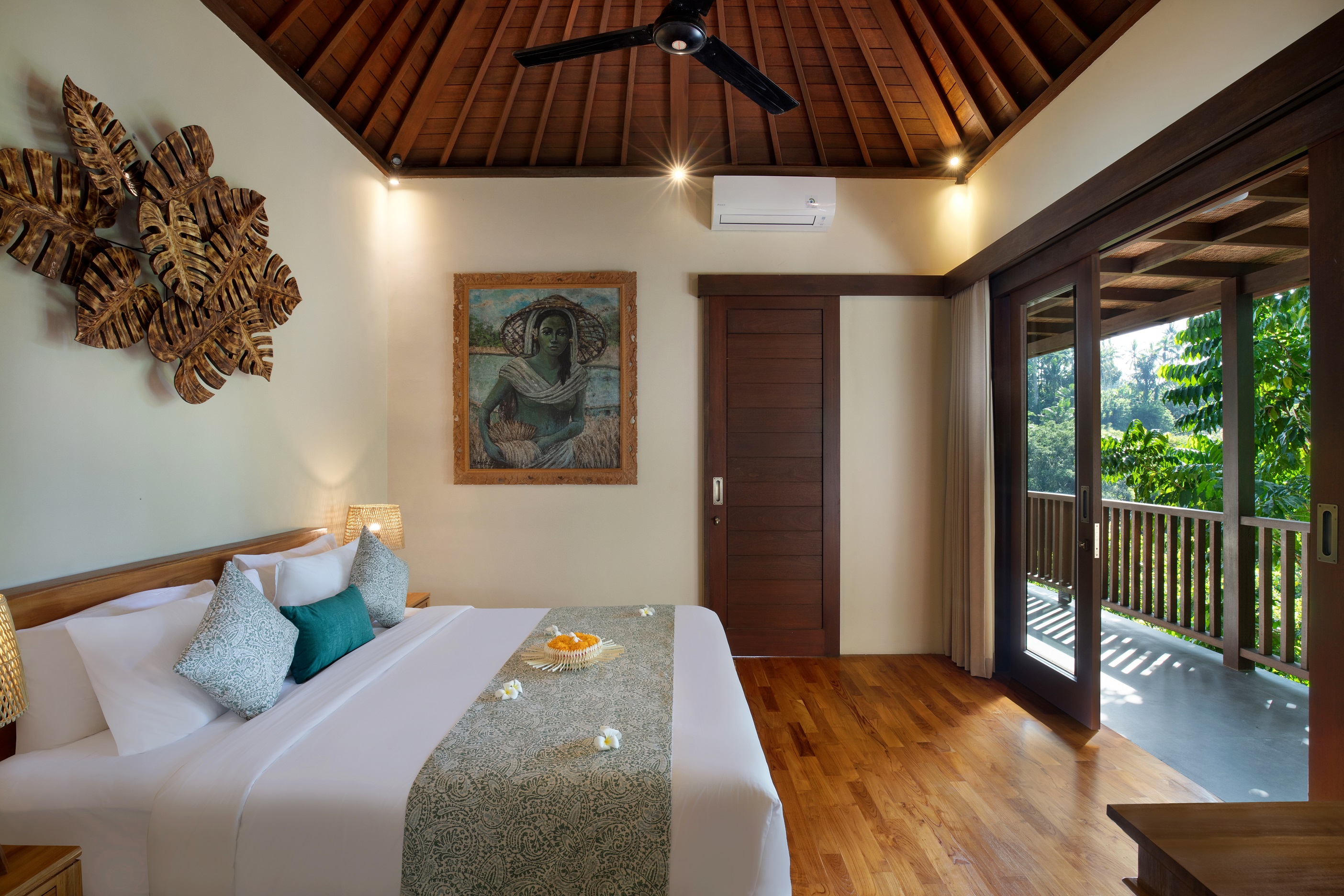 2 Bedrooms, Pool, Villa