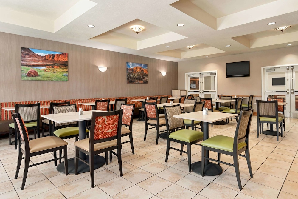 La Quinta Inn & Suites by Wyndham St. George 47/69