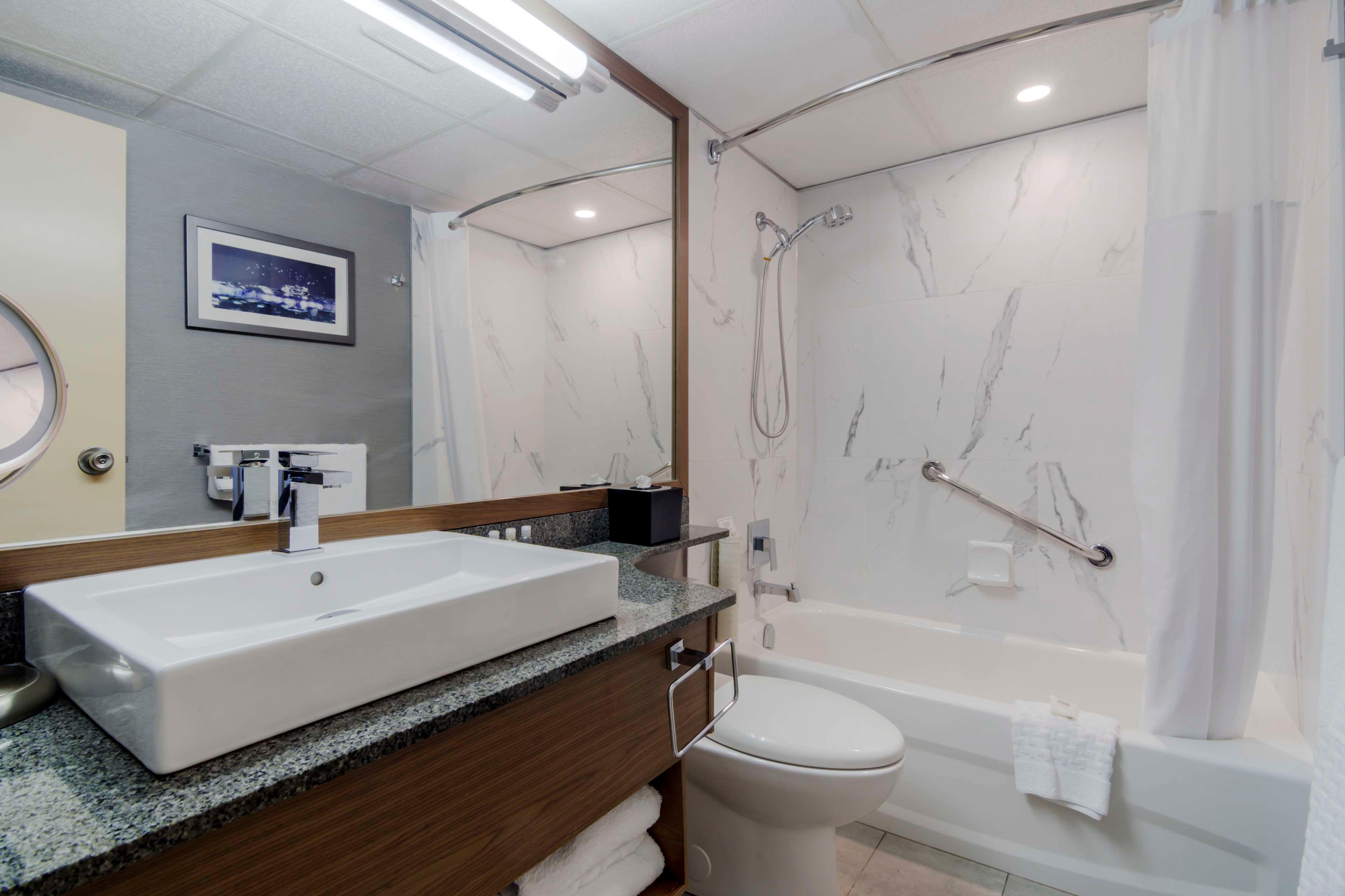 جناح بسرير كينج، Best Western Premier Chateau Granville Hotel and Suites and Conf. Centre 3/4