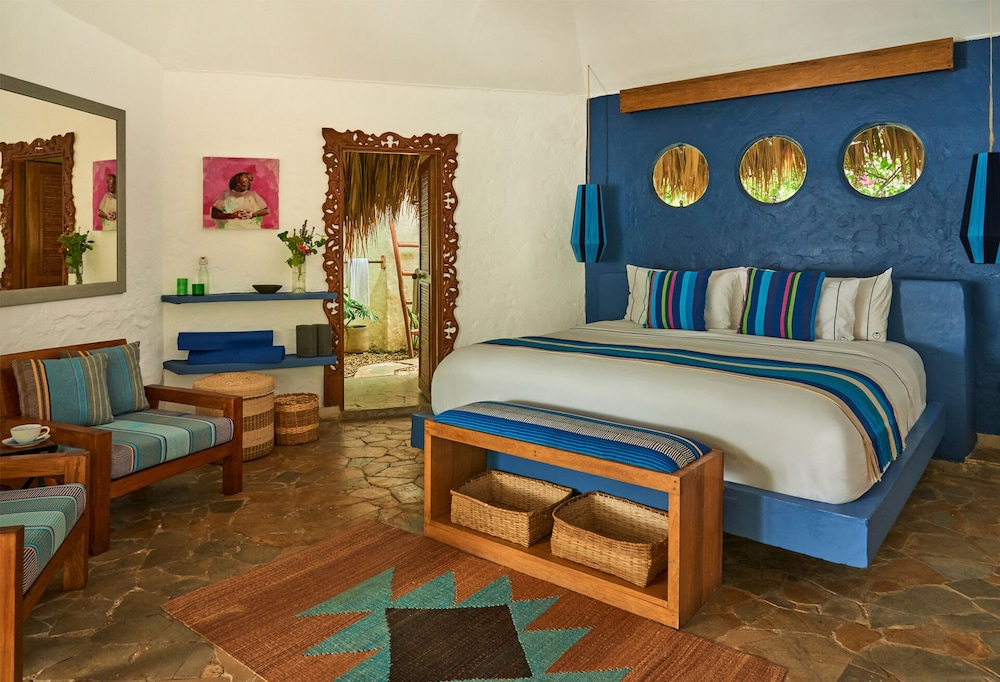 ROMANTIC, BUNGALOW, KING BED, TERRACE
