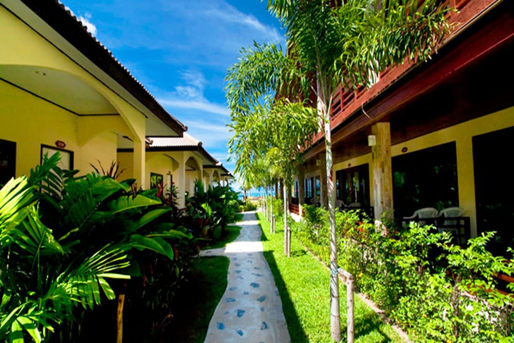 Star Light Resort 25/30