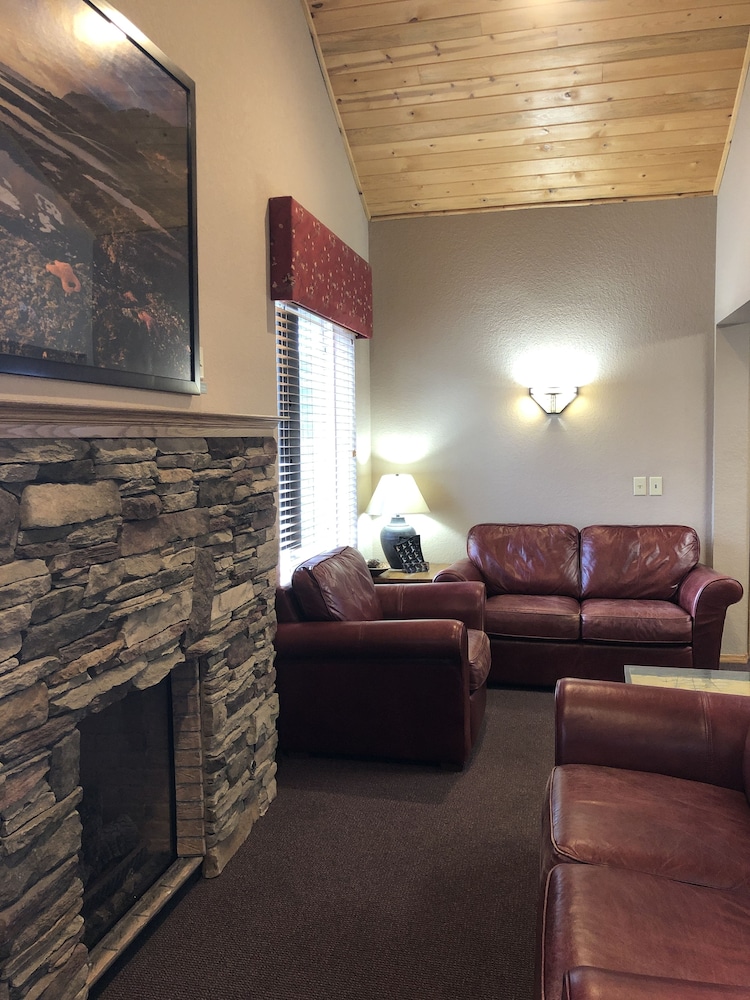 River House Inn, a Baymont by Wyndham 33/59