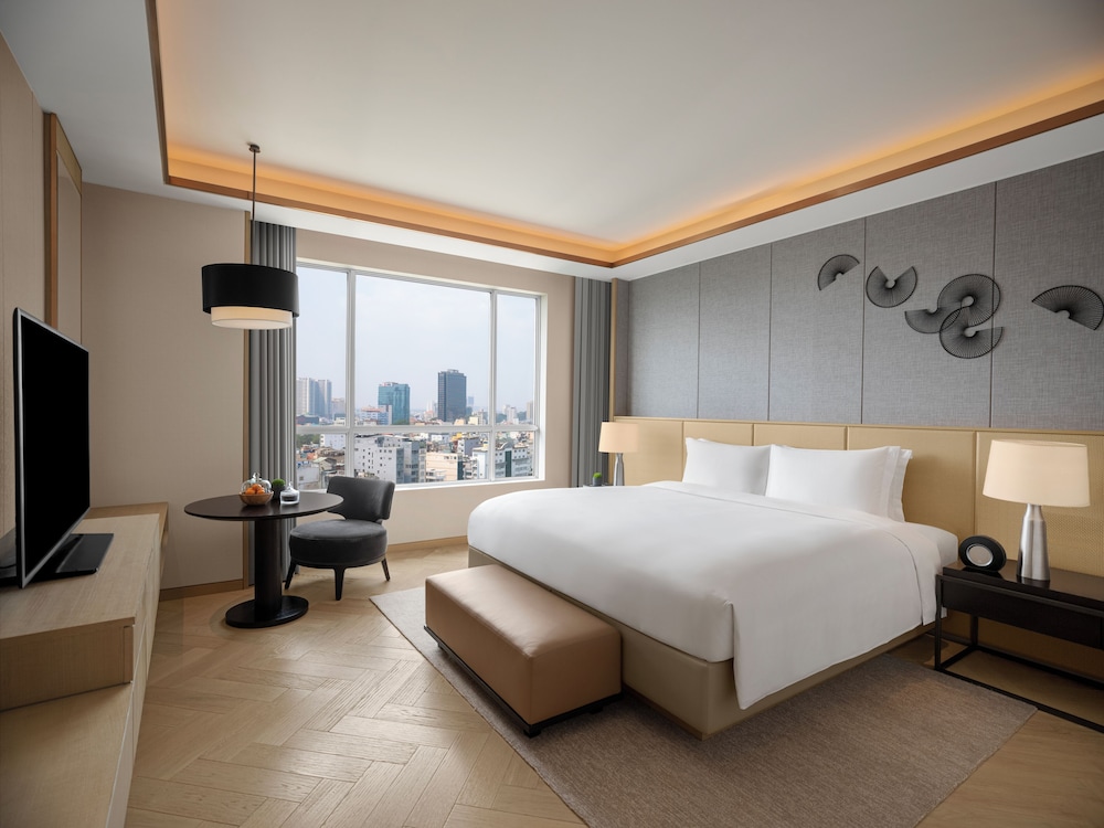 Director, Suite, King Bed