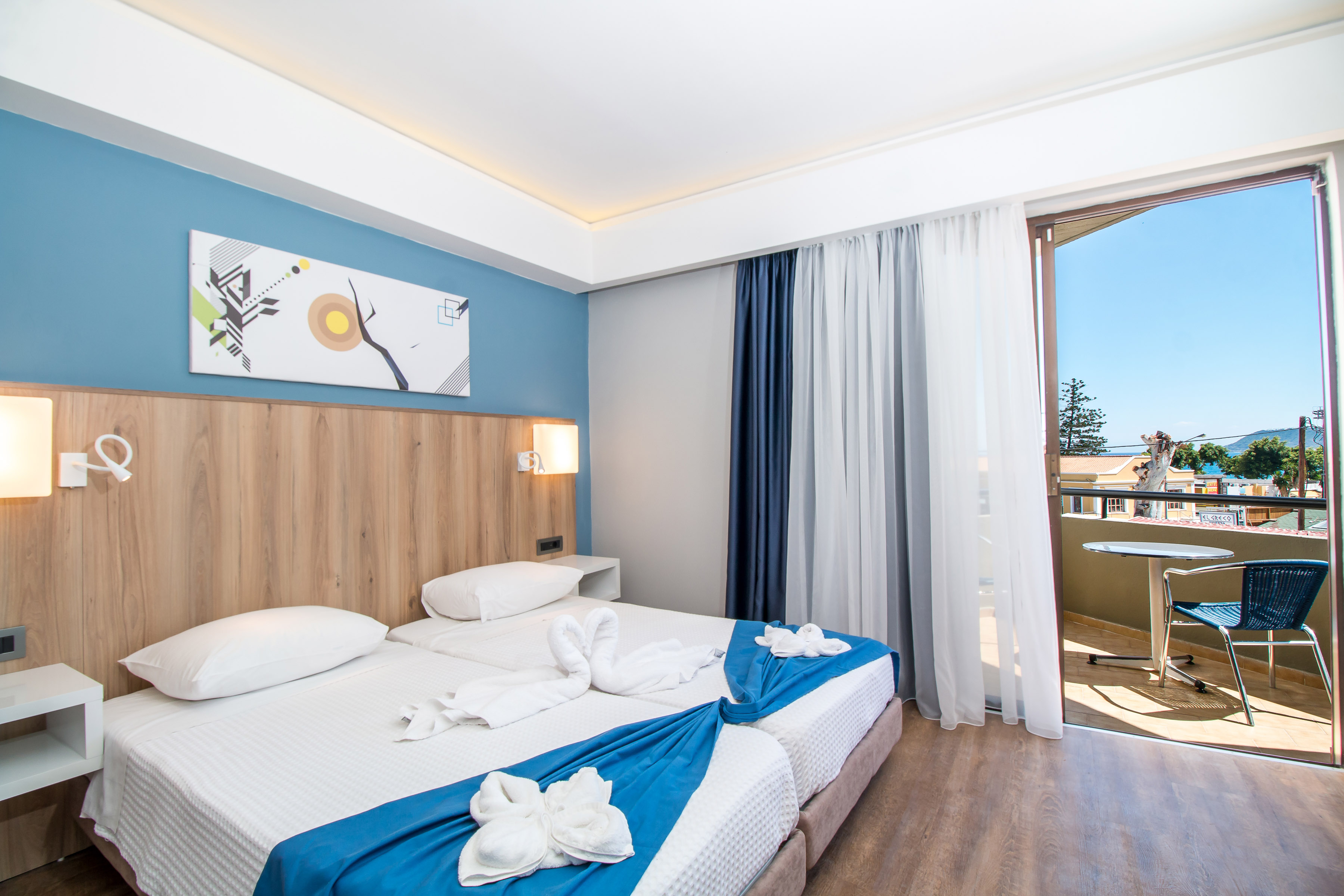 SUPERIOR, DOUBLE OR TWIN BED