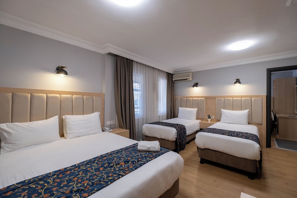 Family, Twin Beds, 2 Double and Twin Beds