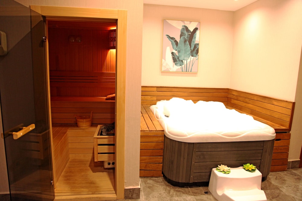 Ramada by Wyndham Istanbul Alibeykoy 39/57