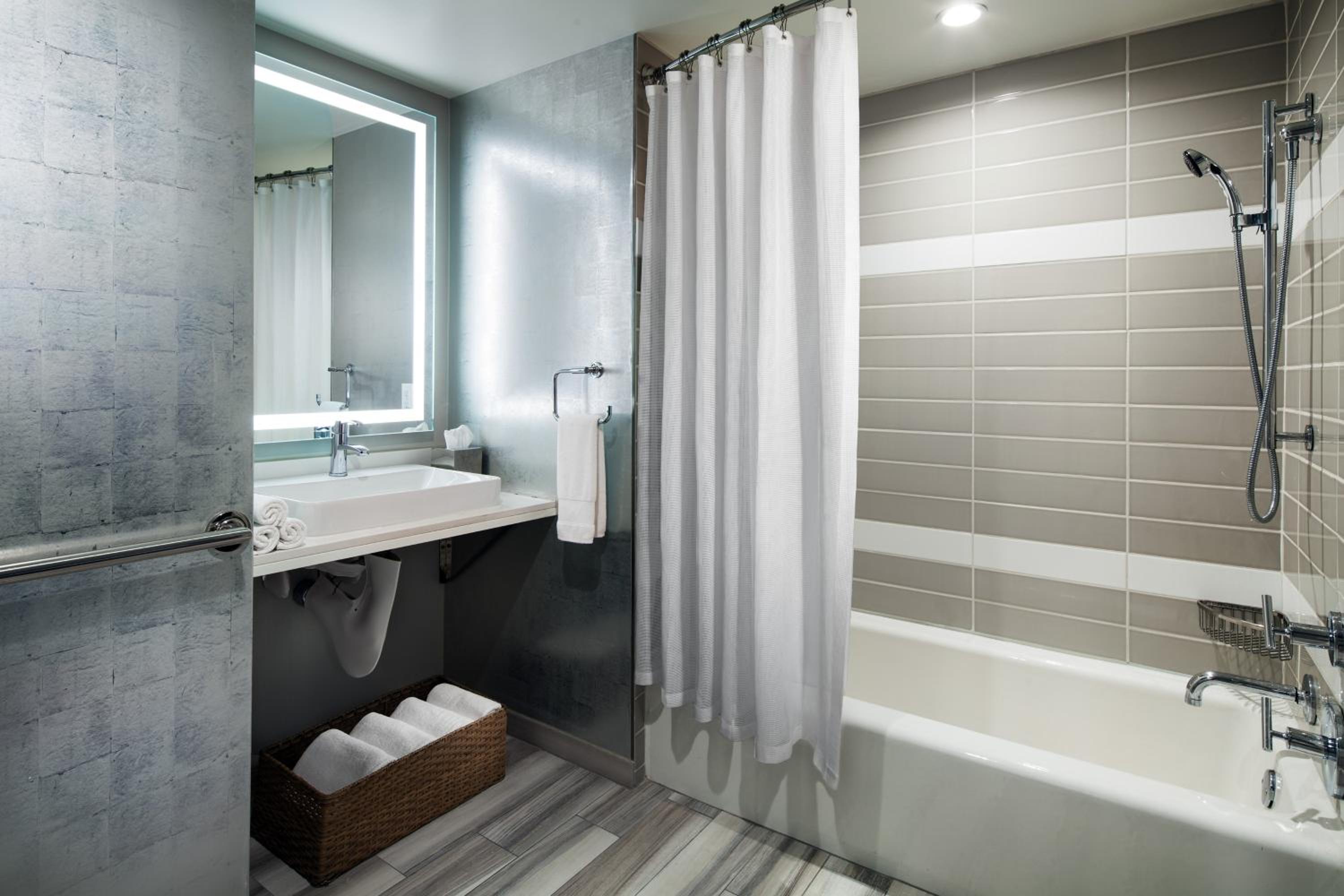 Wonderful, Studio, King Bed, Bathtub, Accessible، W Los Angeles West Beverly Hills 10/10
