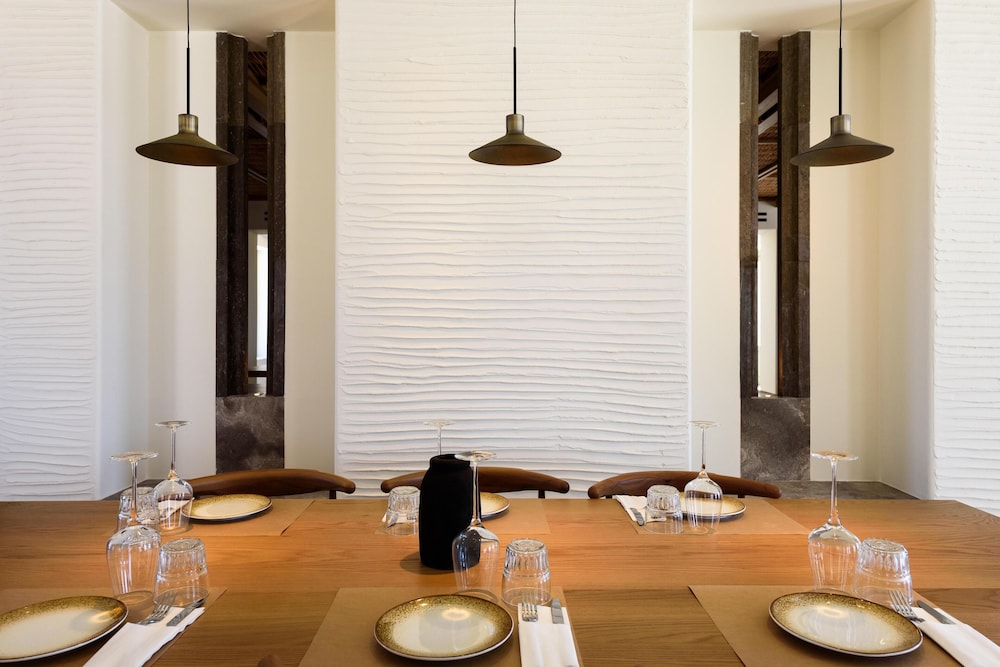Parian Chronicle Hotel Paros 36/50